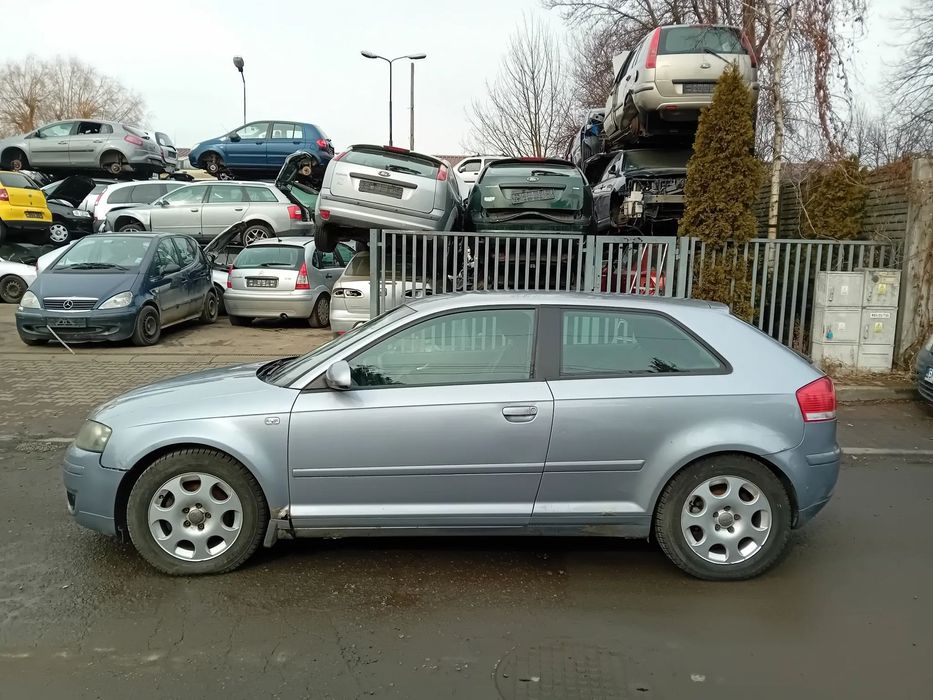 *AUDI A3 8P* Samochód na części