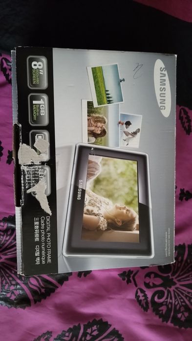 Moldura digital Samsung 8