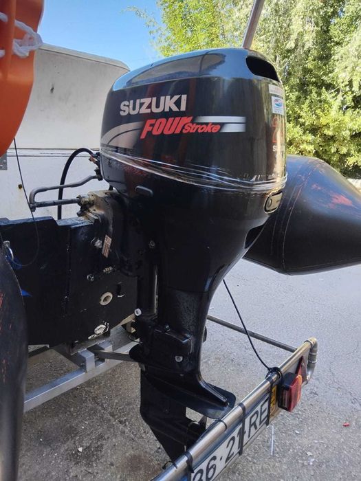 Vendo um motor de popa 25hp Suzuki 4t 2008  nao tem documendos