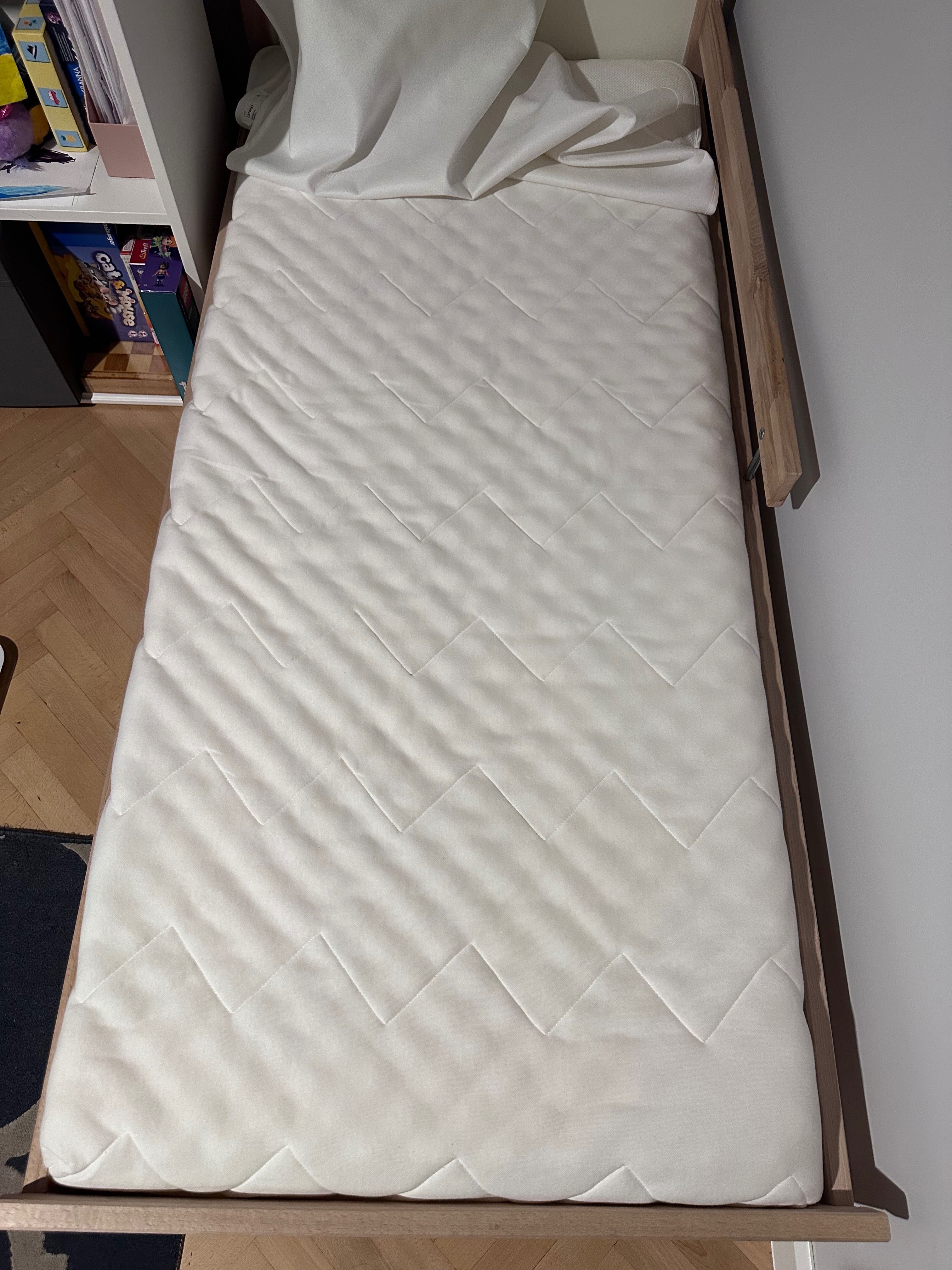 Łóżko dziecięce IKEA z materacem
nowy