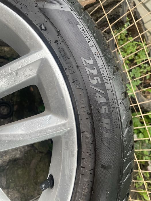 Диски р17 5х100 з гарною резиною