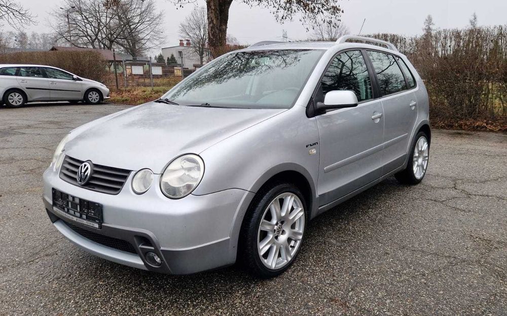 Volkswagen Polo Cross  I rej. 2005 /  120 tys km / 2 komplety kół