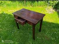 Stół w stylu rustykalnym