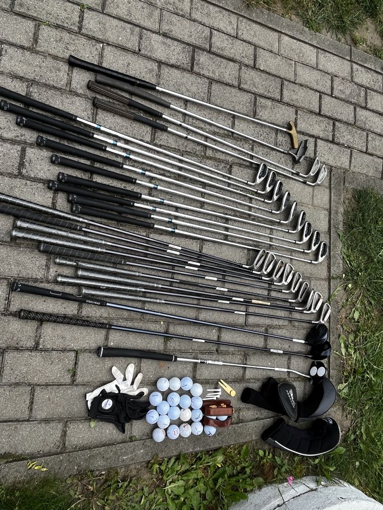 zestaw kijów golfowych, piłki, stojak, torba