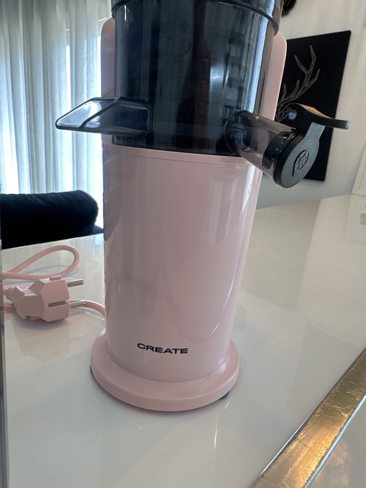 Slow juicer create