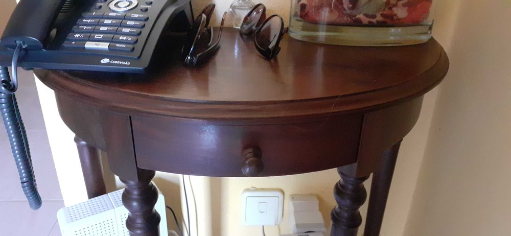 Mesinha para entrada ou outro uso de suporte