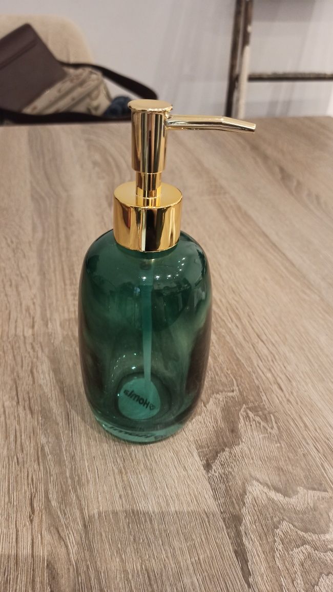 Zielono złoty dozownik do mydła