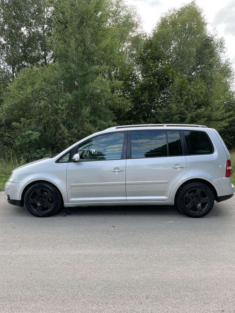 VW Touran 2.0 TDI w bdb stanie