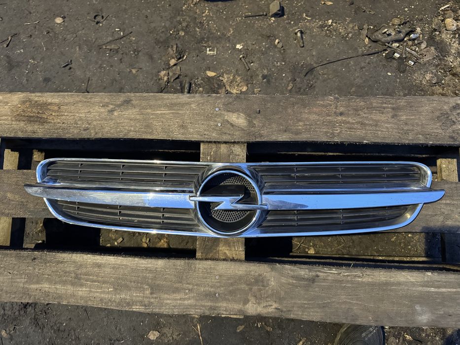 Решітка радіатора Opel Vectra C