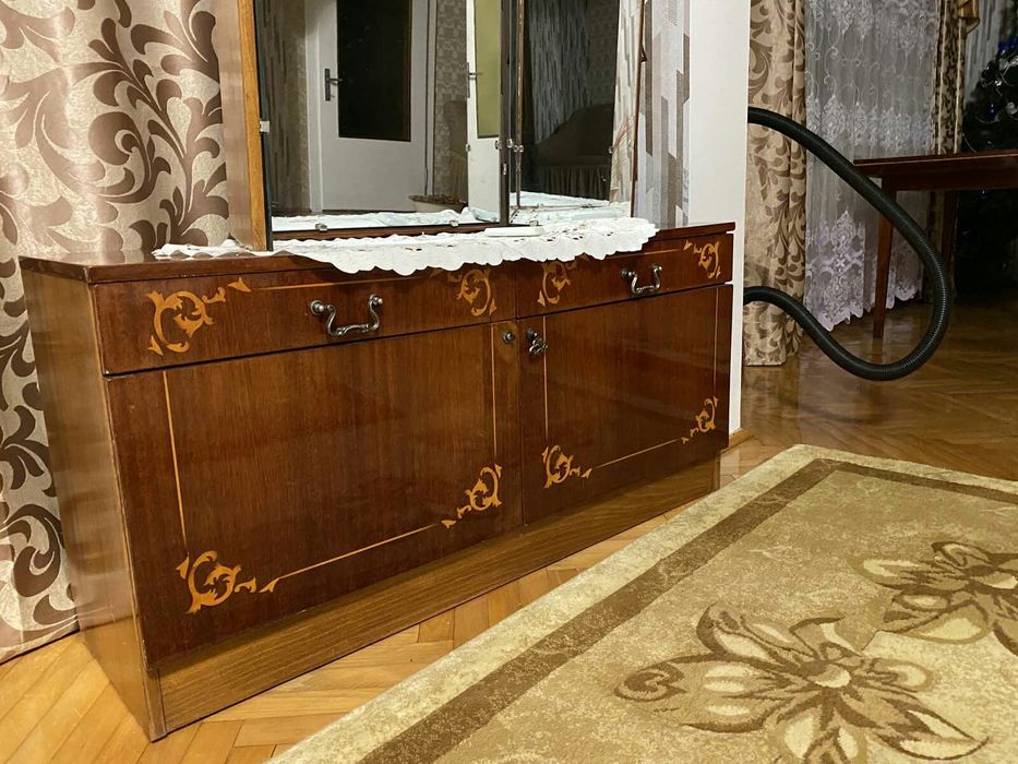 Тумбочка, комод,