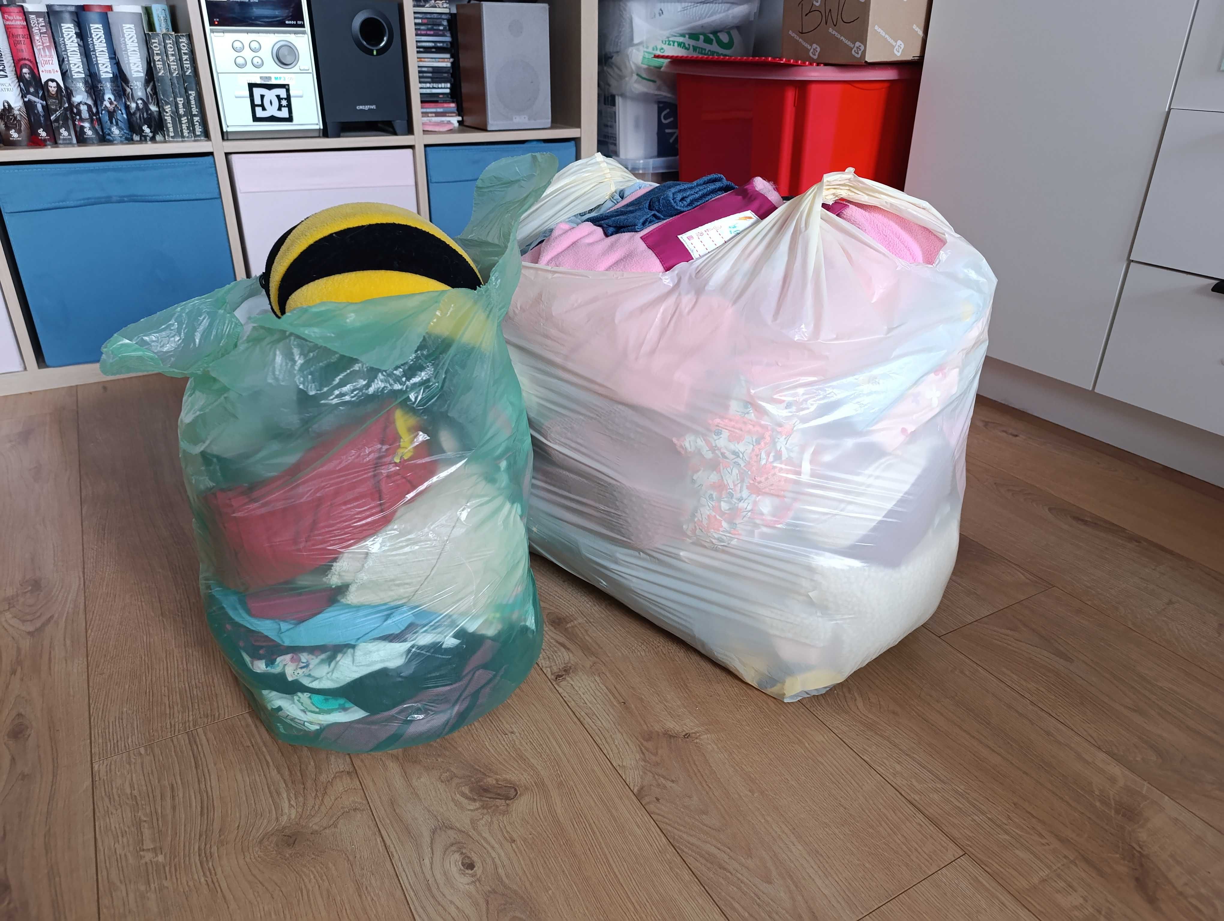 Sprzedam 2 worki ubrań dla dziewczynki 104