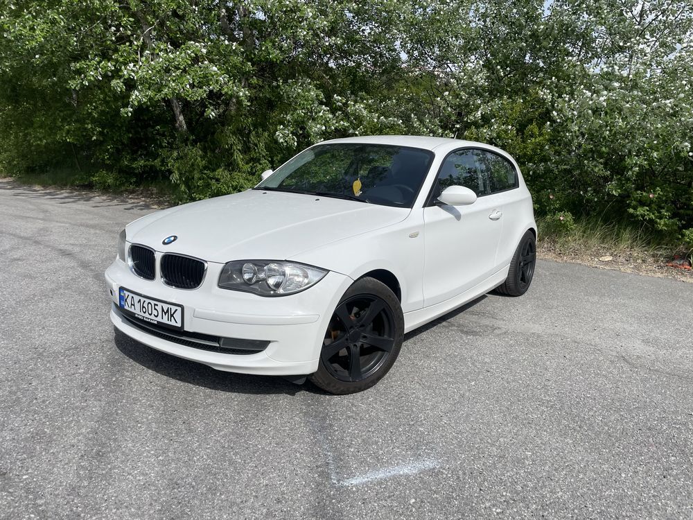 Продам BMW 1 series 2009 МКПП 2.0