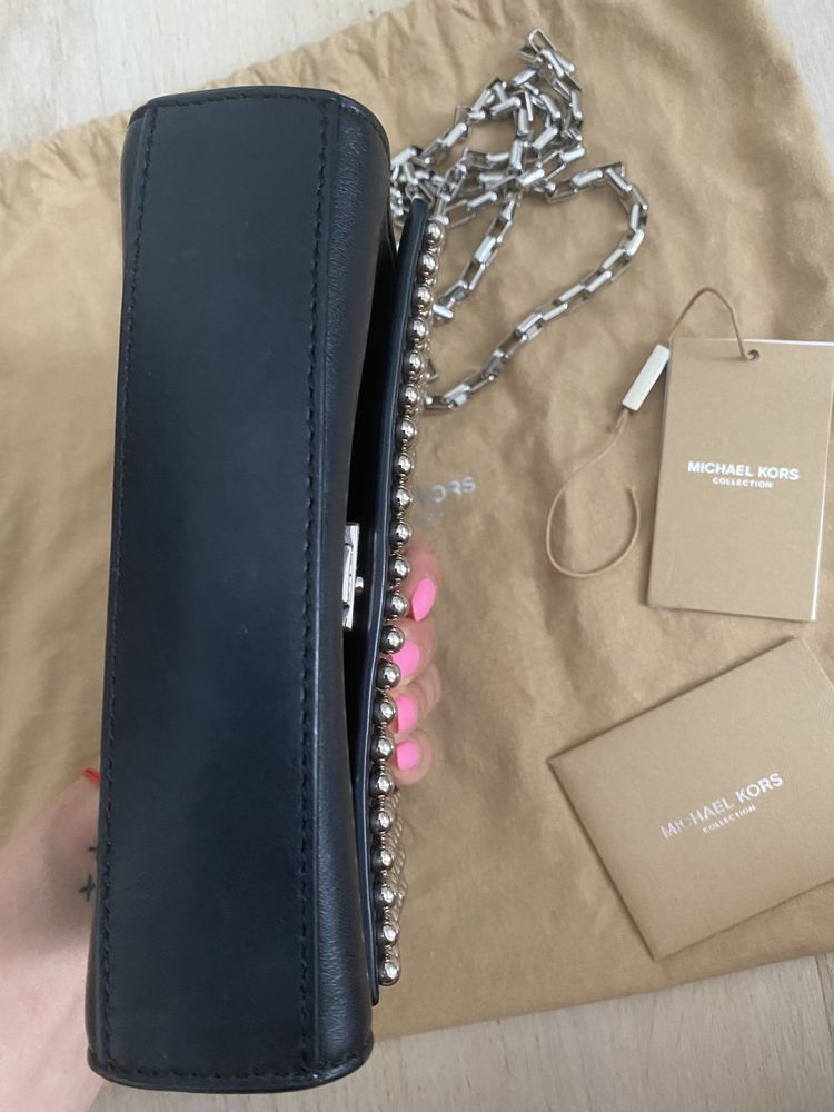 Czarna torebka kopertówka Michael Kors skóra cielęca