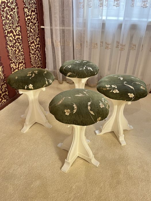 Комплект з 4х стільців