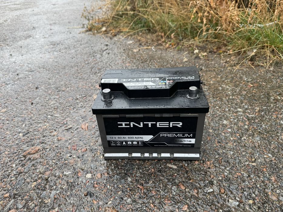 Срочно !!! Почти Новый акамулятор 100 Ам 60 АМП.  62 АМП