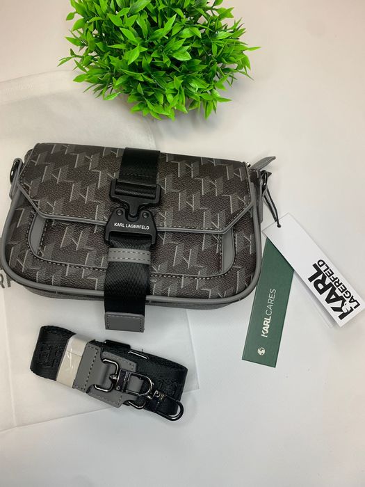 Сумка Karl Lagerfeld/месенджер
карл лагерфелд бананка/через плече