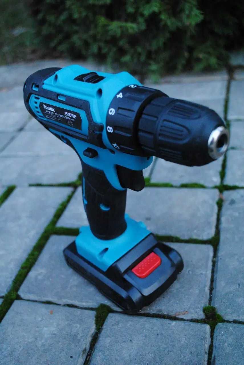 Шуруповерт Makita 331 DWE 24V, 5.0AH с набором инструментов