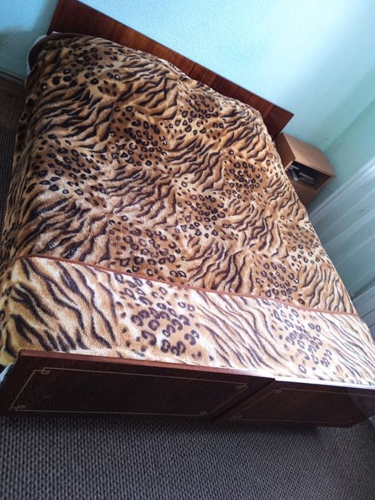 Продам ліжко двоспальне/два полуторні