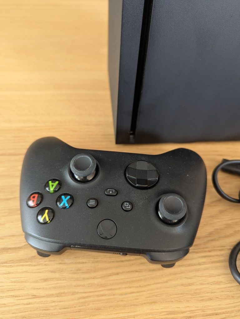 Konsola Xbox Series X + Akcesoria