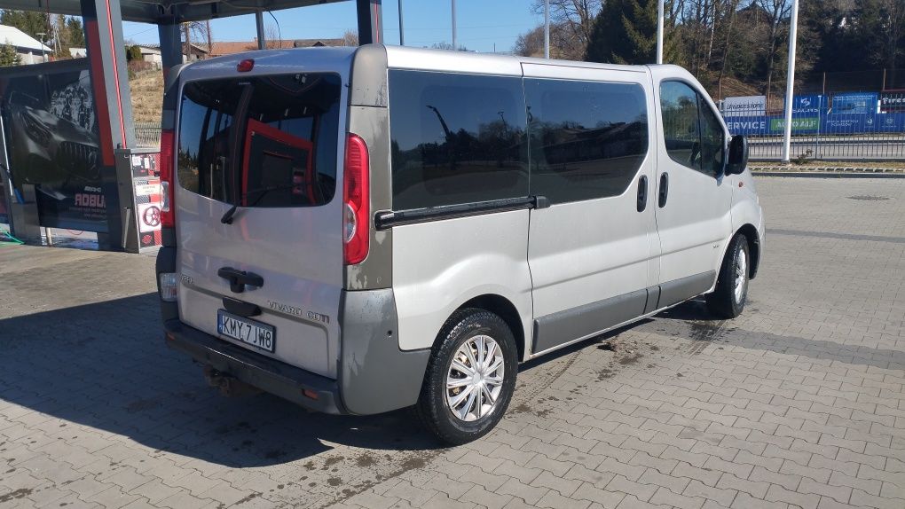 Wynajem busa 9 osobowego z kierowcą