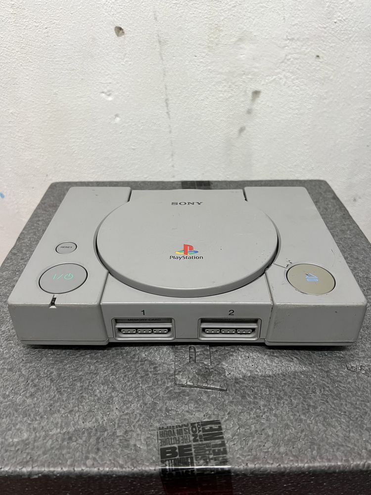 Playstation 1 - 1st Edition