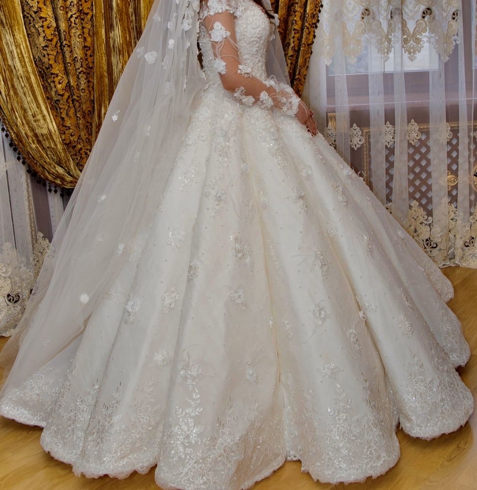 Свадебное платье превосходное,шикарное,королевское!!!
