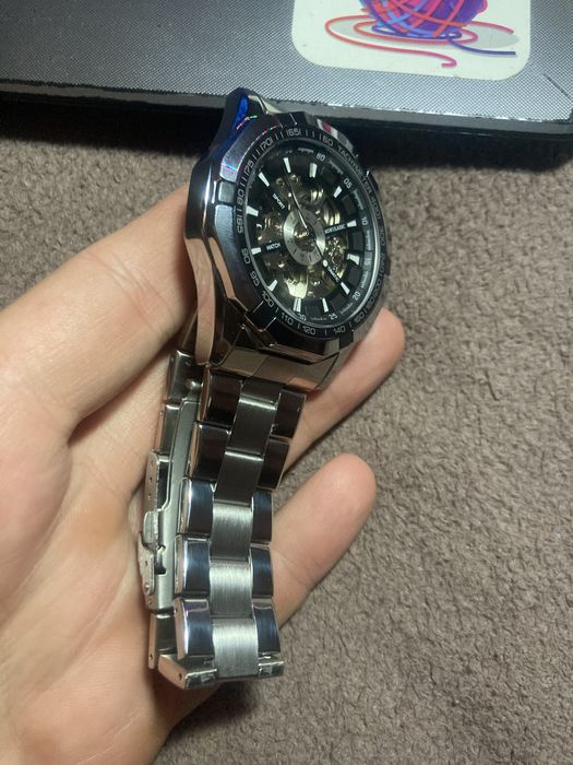 Чоловічий годинник