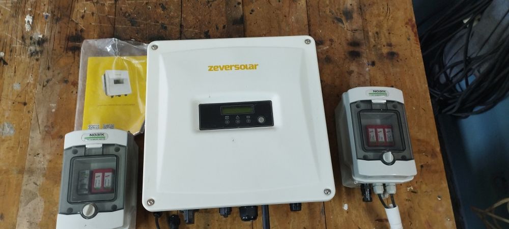 Sprzedam falownik zeversolar 3000s