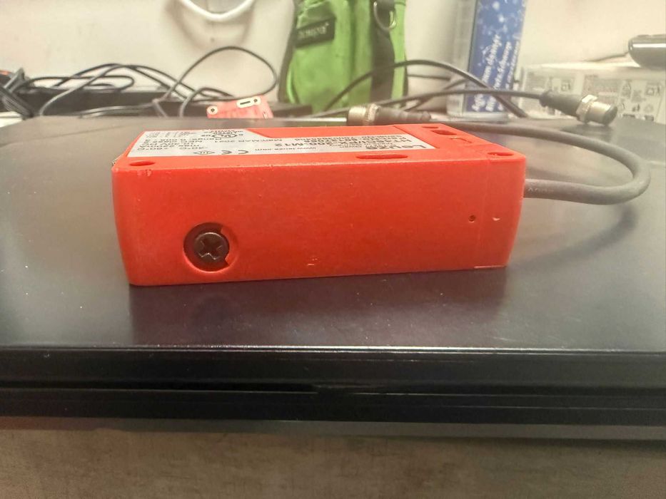 LEUZE HT46CI/PX-200-M12     Czujnik z tłumieniem tła