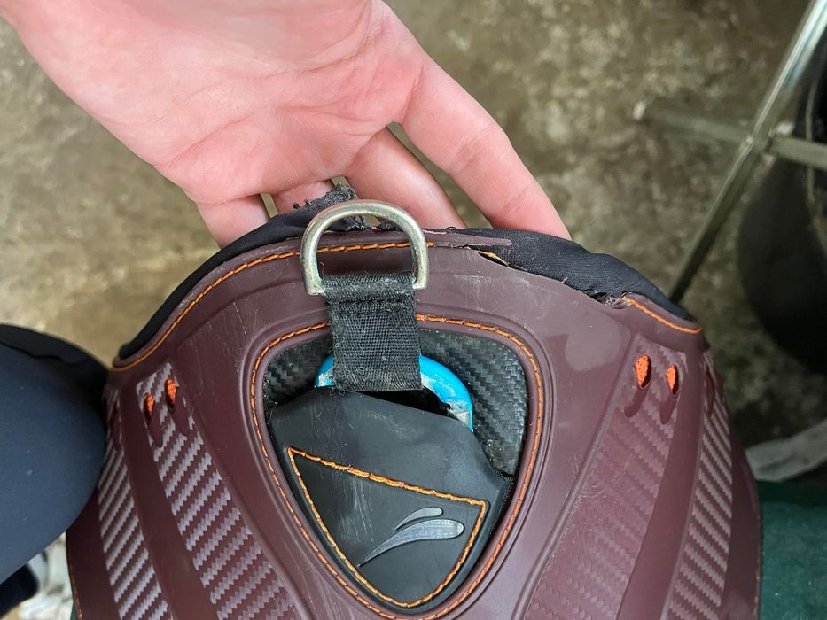 Popręg brązowy equick 135 cm