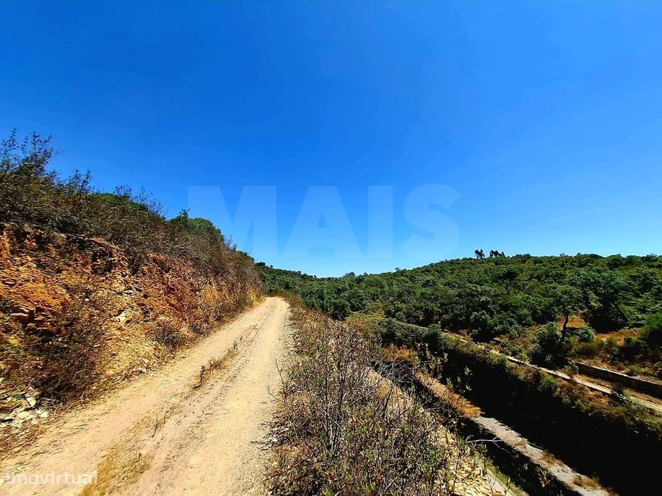 Herdade com 73,7 hectares em Relíquias, Odemira