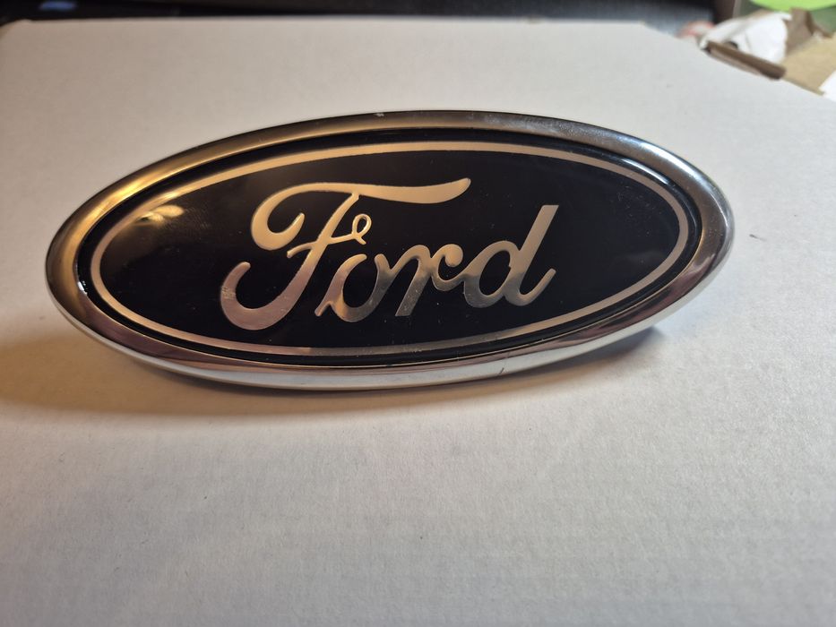 emblemat  logo do forda przód cmax fokus mondeo fiesta 147/57mm