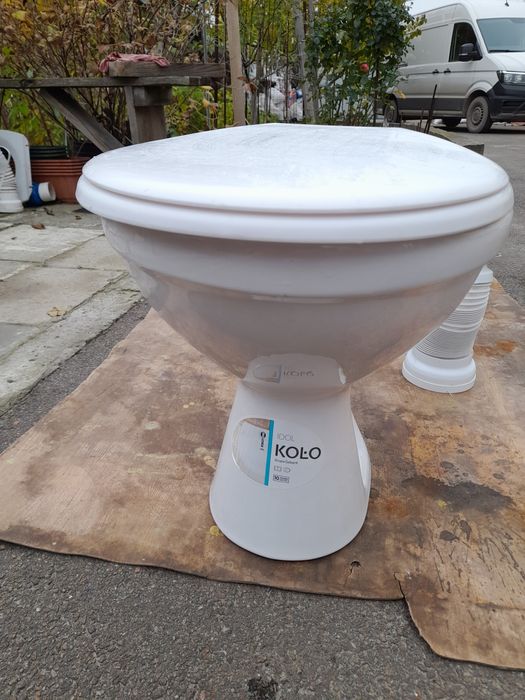 Унітаз + гофра. Чисті. Осокорки.