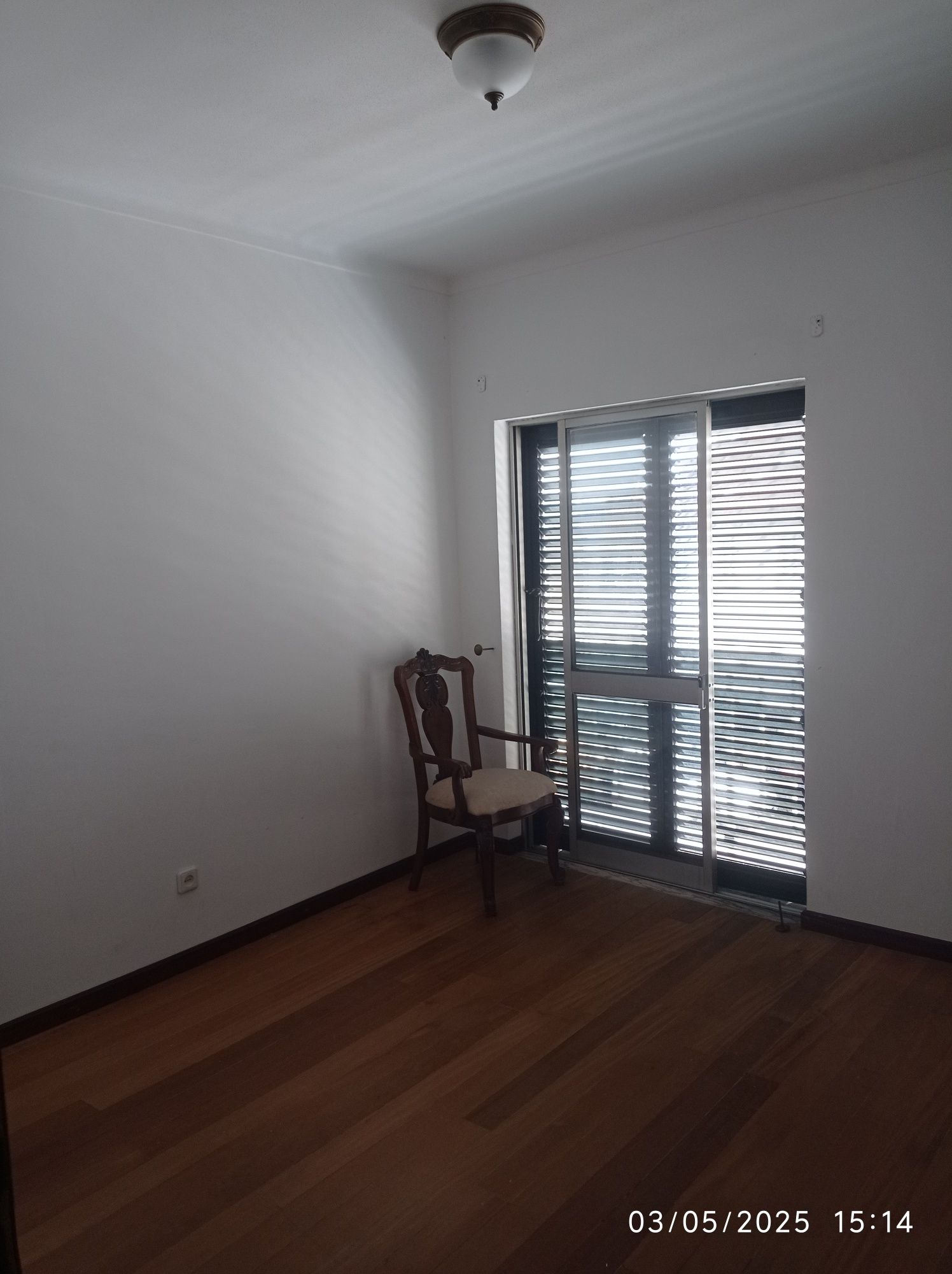 Moradia em Ançã composta por habitação e comércio