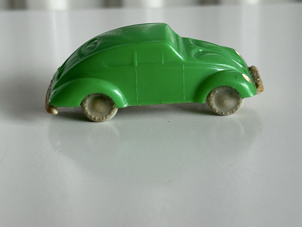 Volkswagen Garbus Beetle stara zabawka z kiosku Oval
