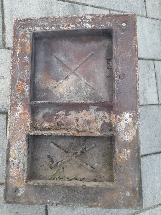 Żeliwne drzwi do pieca -2 sztuki