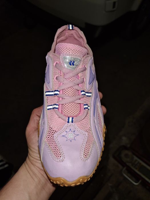 Жіночі кросівки літні