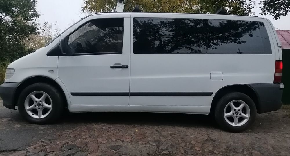 Продам автомобіль Mercedes Vito