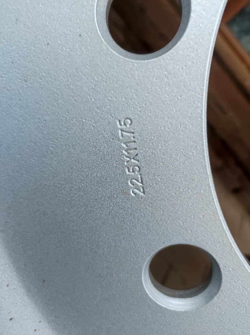 Nowe koła bezdętkowe przyczepy hl 8011, 6011d55 385/55-22.5 11.75x22.5