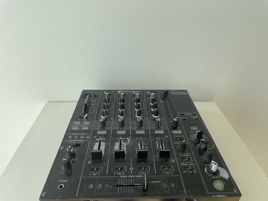 Mesa de Mistura Profissional Pioneer DJM-800