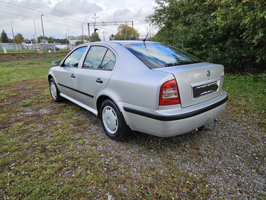 Skoda Octavia 1999 рік 1,6 бензин для військових
