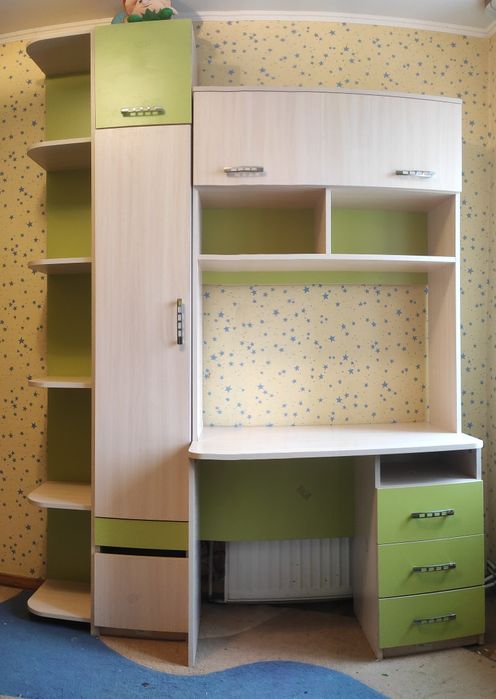 Дитяча спальня Двохповерхове ліжко Шафа Стіл Полиці