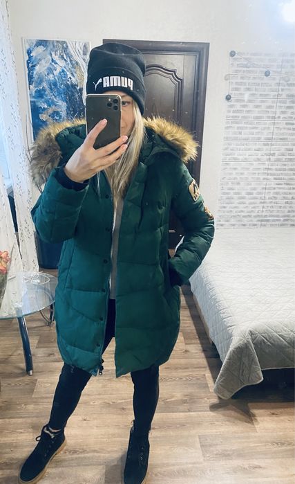 Пуховик  зимовий, теплий.