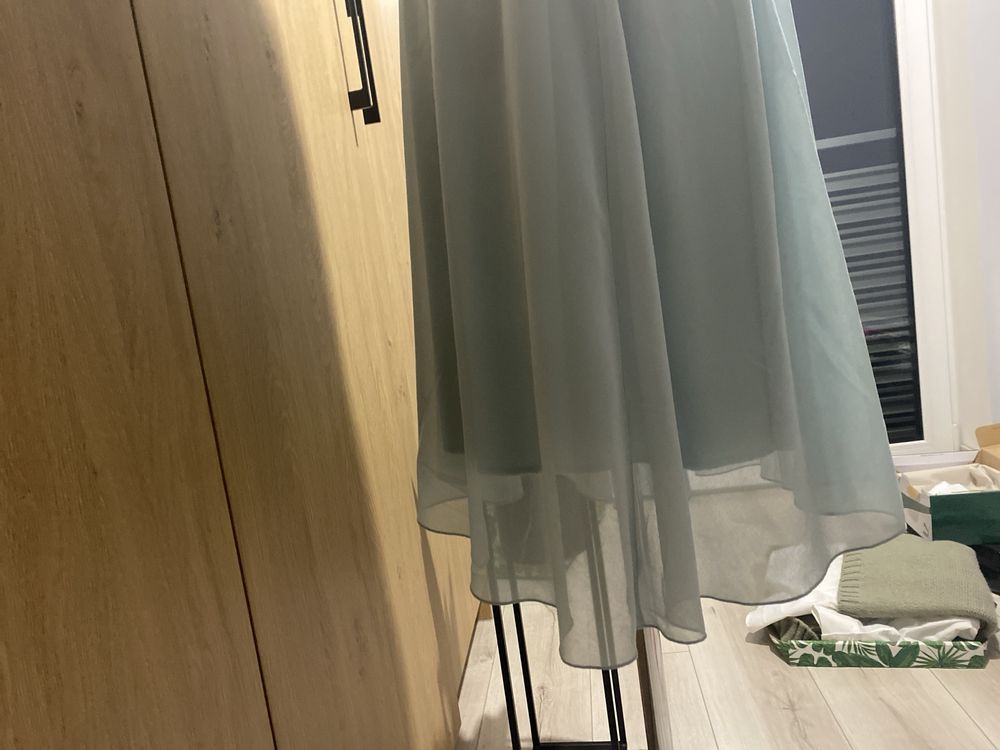 Sukienka reserved 38 m zwiewna z wiązanymi rekawami midi na komunie