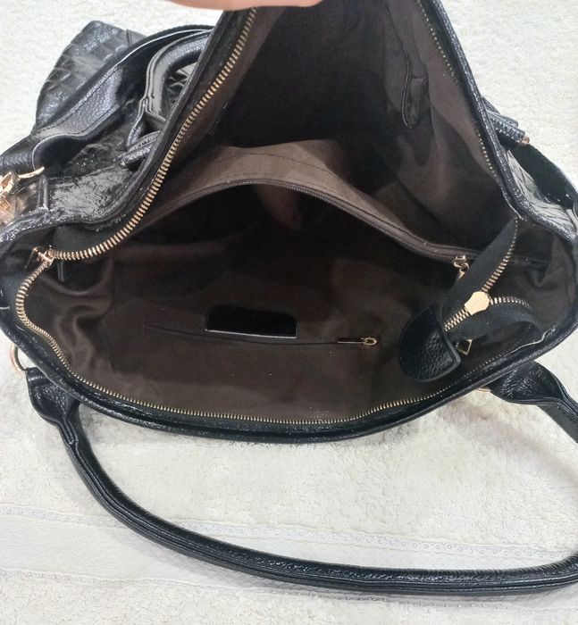 Сумка жіноча з натуральної лакованої шкіри в ідеальному стані