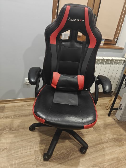 Fotel gamingowy firmy Huzaro