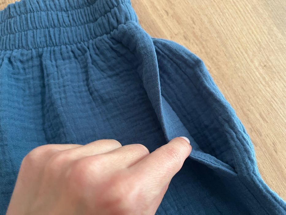 Szorty spodenki muślinowe niebieskie Matelier.  Rozm XS-S. Nowe