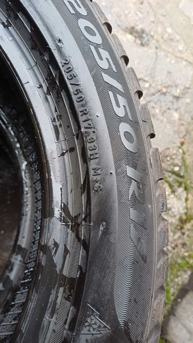 Pirelli SottoZero 3 Winter A01 205/50 R17 93H 2020r