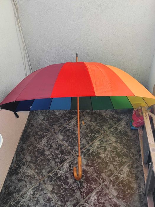 Piękny tęczowy duży parasol Falcone