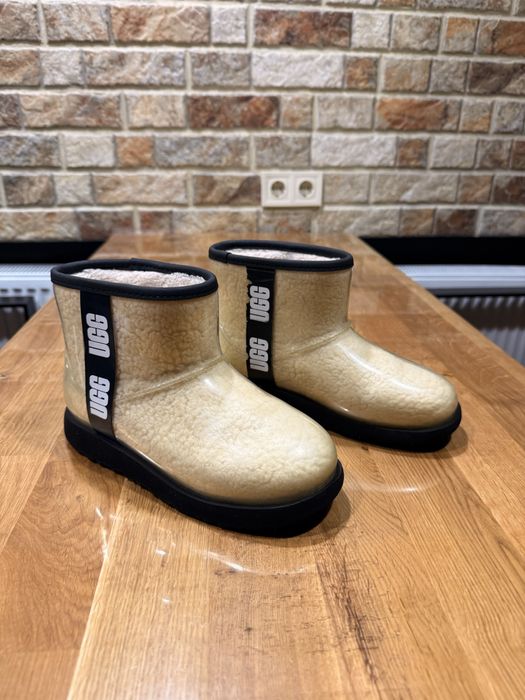 UGGI  непромакаемые